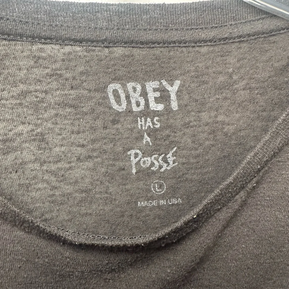Obey Gray Tee with Floral Logo - Picture 4 of 5
